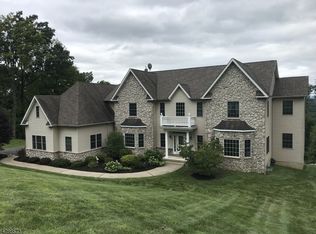 16 Holland Cir, Sparta, NJ 07871