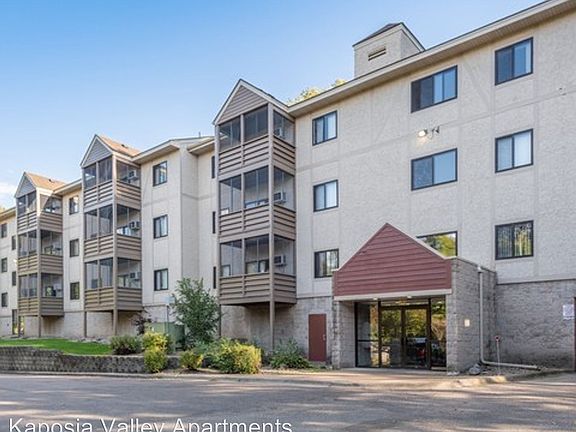 4th image of 1905 Parkwood Dr APT 208