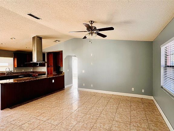 4th image of 853 Blanc Ct