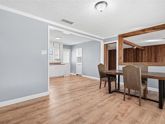 4th image of 1113 Hazel Dr