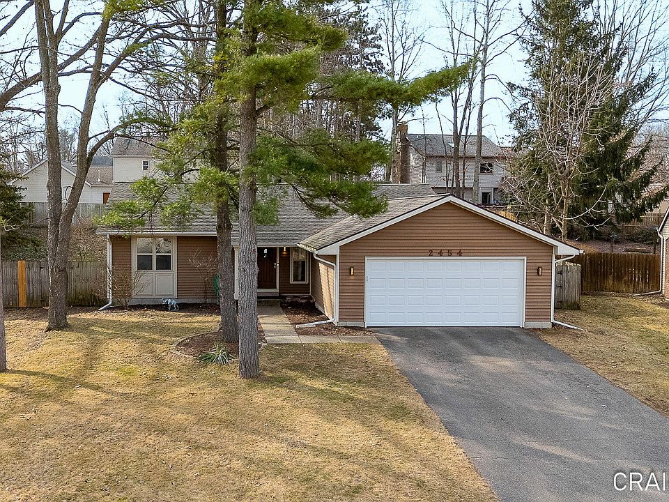 1st image of 2454 Pineview Dr NE