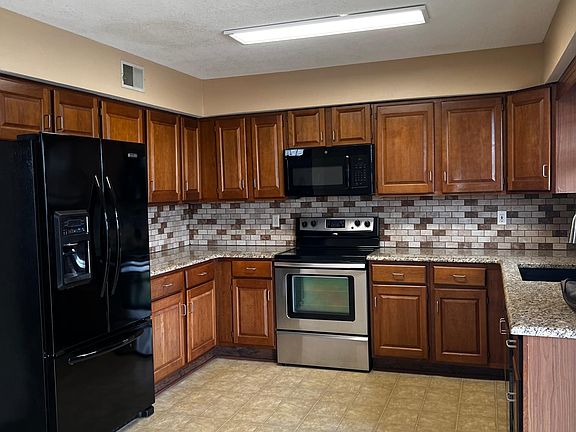 2nd image of 112 Cambridge St #112