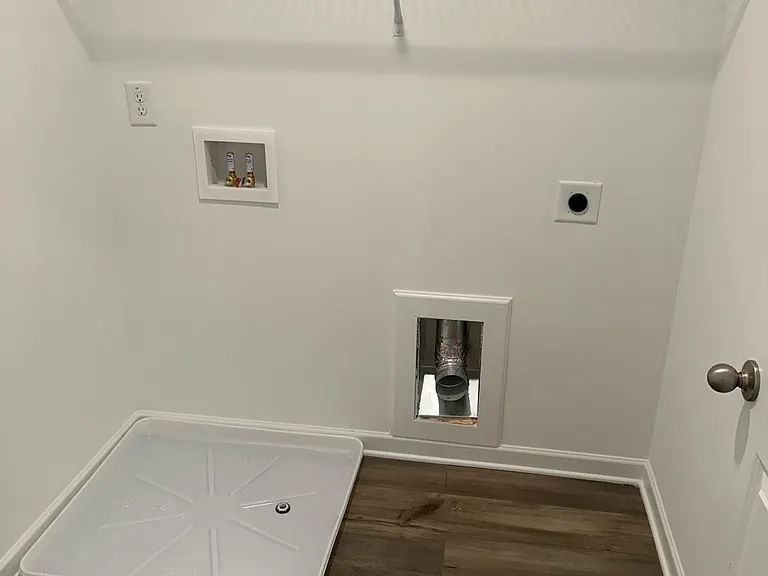 Washer/Dryer hook up on 2nd level