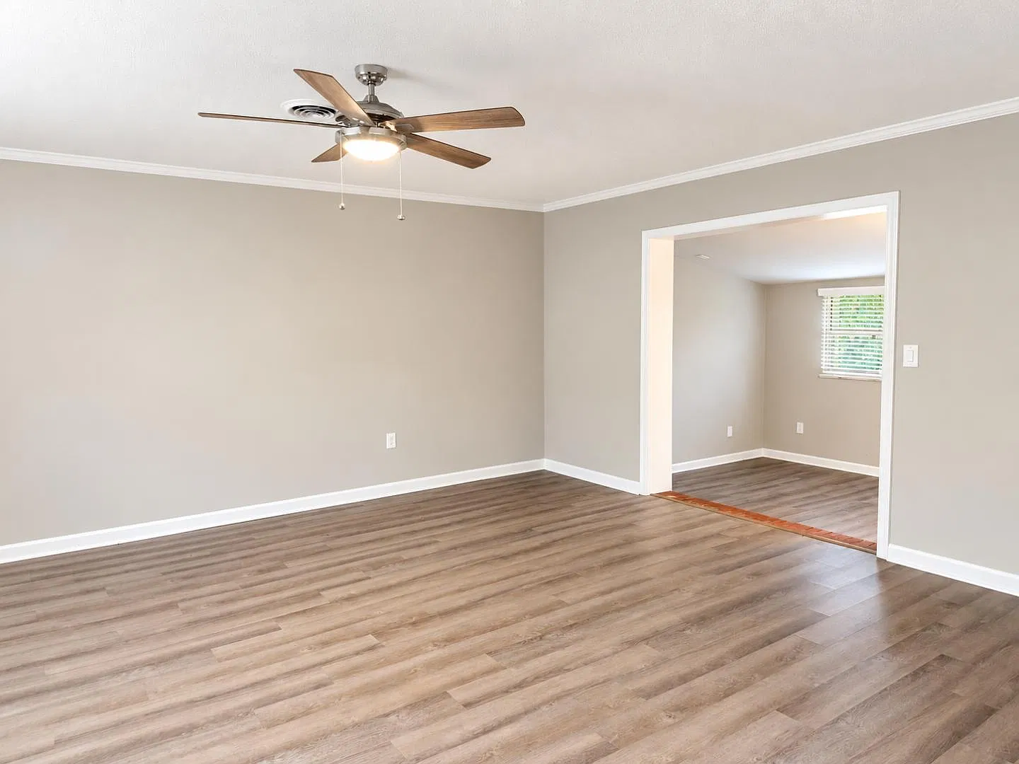 6040 Luna Dr — Photo 3