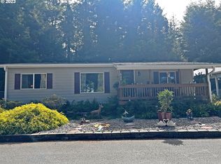 645 Village Pines Dr, Coos Bay, OR