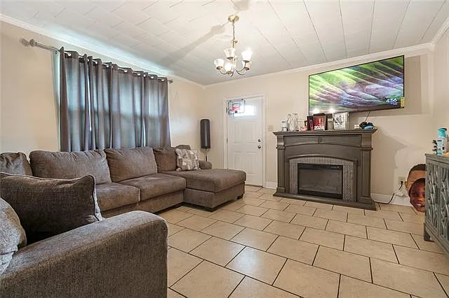 3 bed, 1.0 bath, 960 sqft, $1,500 — Photo 3