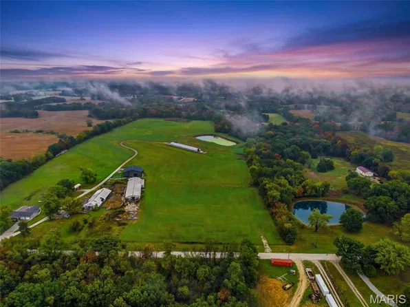 564 Cave Farm Rd, Troy, MO 63379