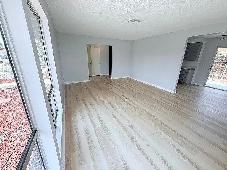 41096 Beachwood Ave — Photo 10