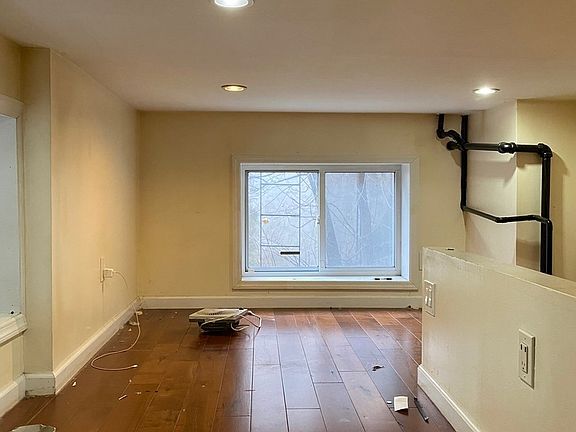5th image of 353 Tompkins Ave #1LR