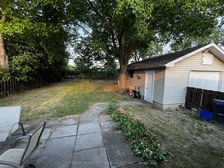 12 Council Cres — Photo 23