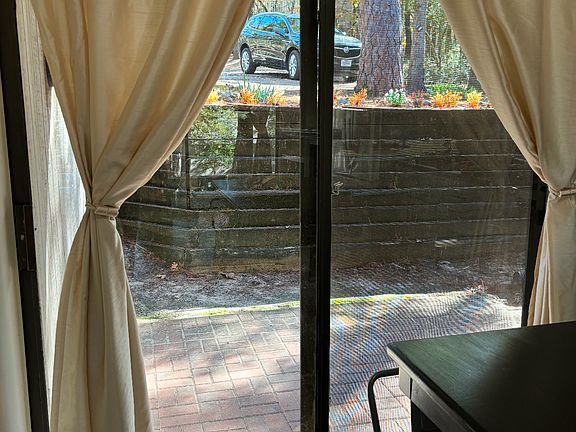 5th image of 225 Holly Hill Cir Unit E118