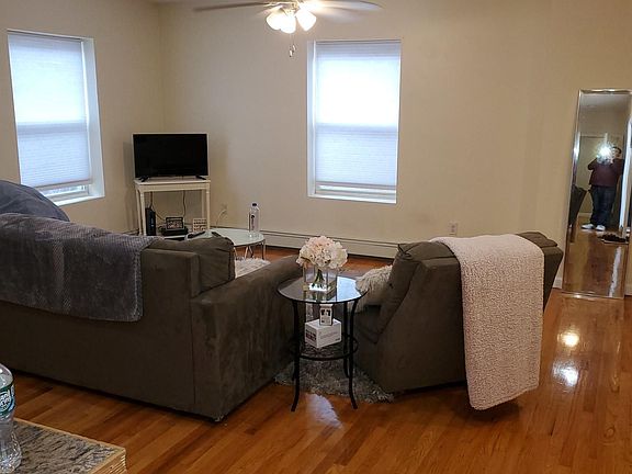 3rd image of 28 Fleet St APT 33