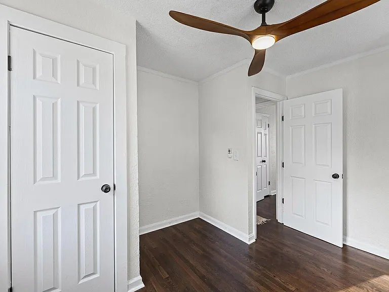 5631 Parkview Ave — Photo 22