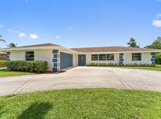 8410 Waterway Dr, Lake Clarke Shores, FL 33406