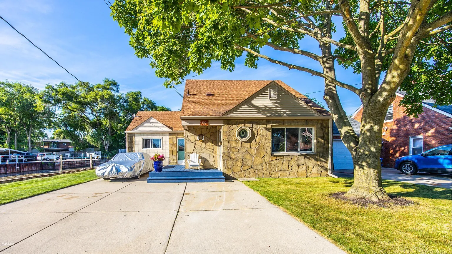 23121 Liberty St photo 1