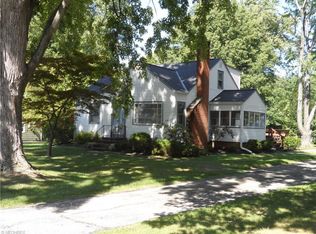 39147 Johnnycake Ridge Rd, Willoughby, OH 44094