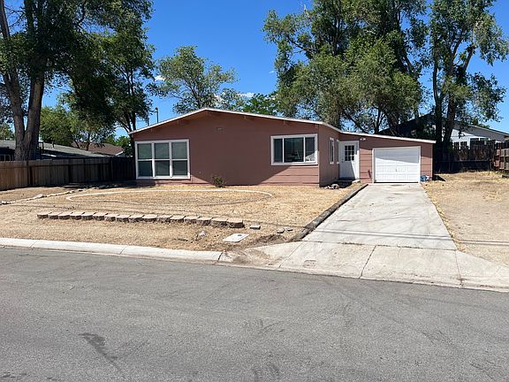 4th image of 13694 Mount Whitney St