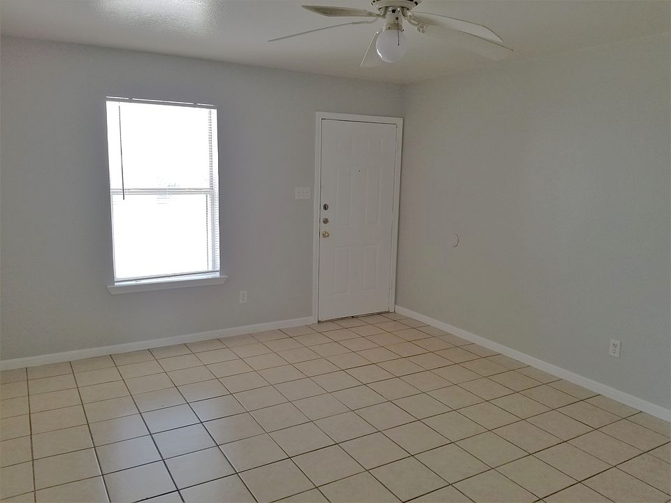 Living Room (1)