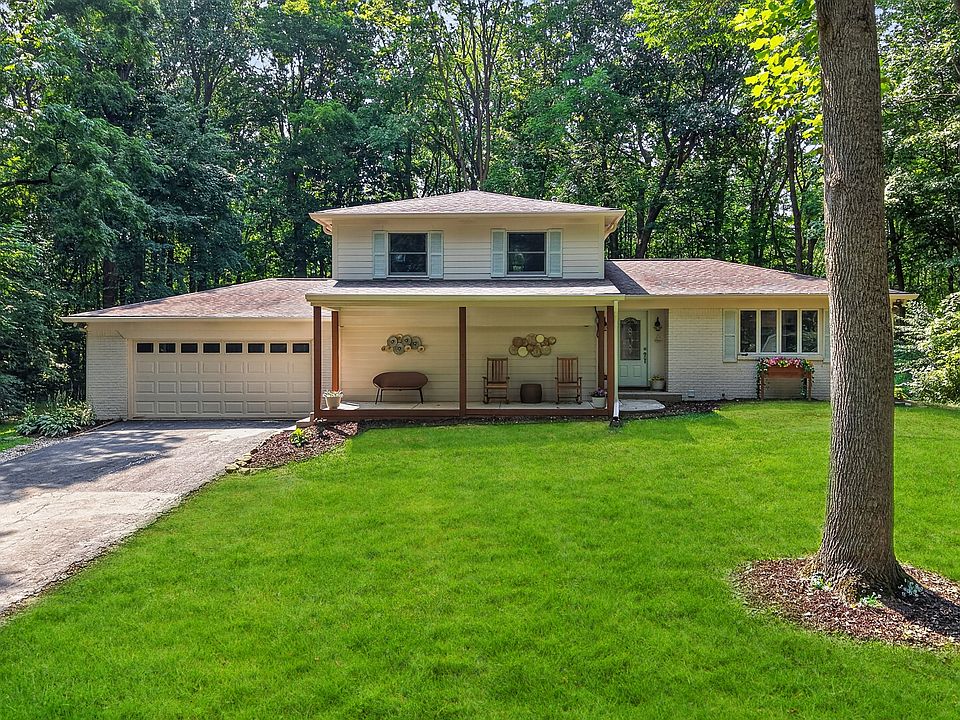 1st image of 226 Saddle Brook Dr