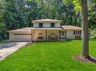 226 Saddle Brook Dr, Zionsville, IN 46077