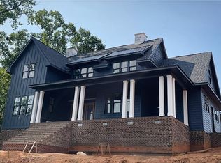 3804 Deerwood Acres Dr, Summerfield, NC 27358