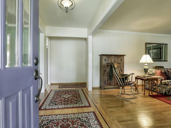 3rd image of 1389 Belleville Way
