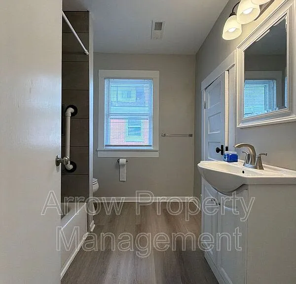 136 N 27th St #2 — Photo 10