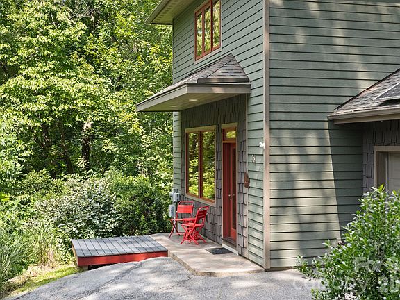 2nd image of 26 Robinson Creek Rd