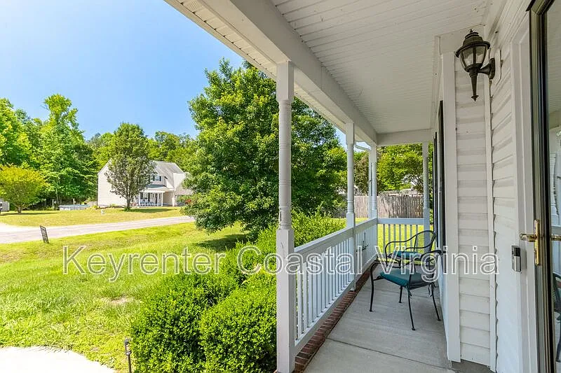 4 bed, 2.5 bath, 2321 sqft, $2,695 — Photo 2