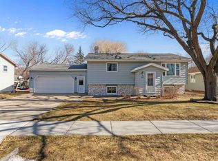 800 Carol Lynn Dr, Little Chute, WI 54140