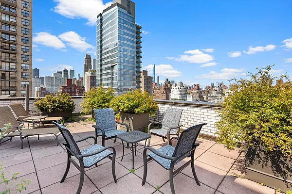 Rented by GoodRock Realty | media 11