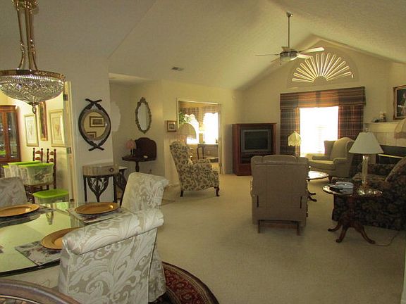 3rd image of 97 Harvestwood Dr