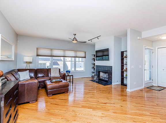 2nd image of 1802 W Diversey Pkwy APT B