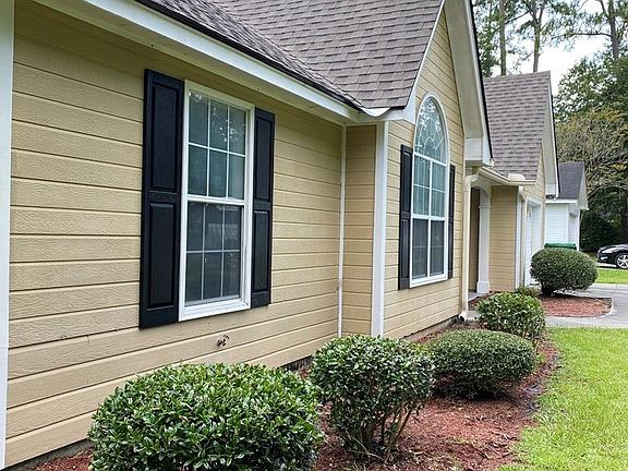 3rd image of 907 Pine Cone Cir