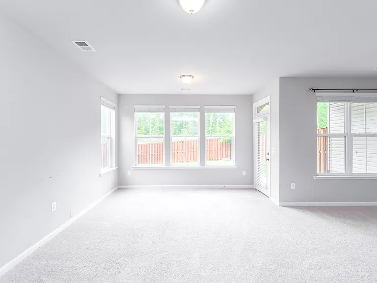 33 Shepherds Hook Way — Photo 15