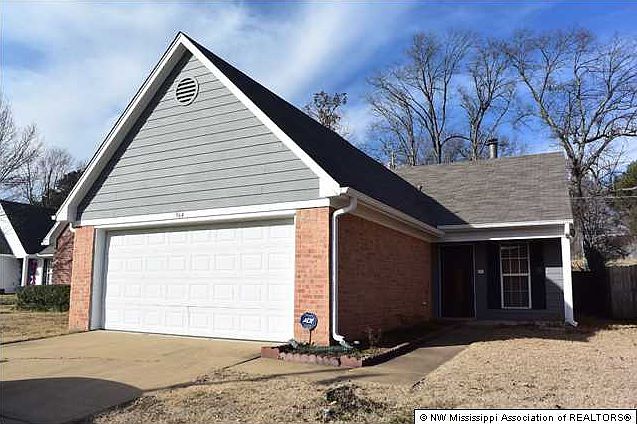1st image of 964 Charlotte Ln