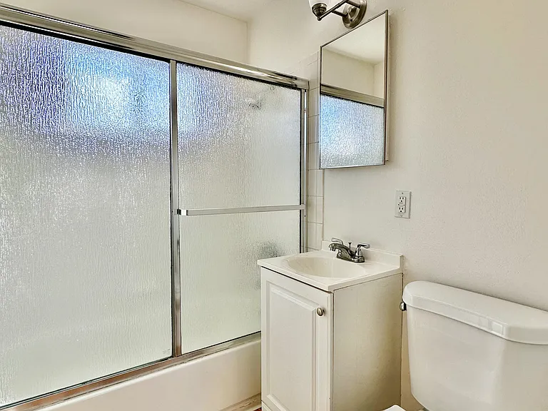 Garden Glen Apartments — Photo 18