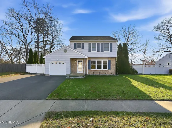 28 Bayberry Court, Howell, NJ 07731