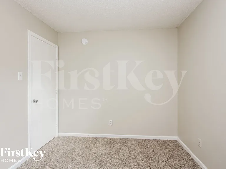 1229 Kenwood Dr — Photo 13