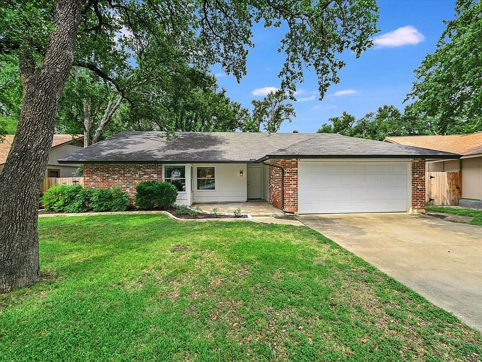 1st image of 10050 Woodland Village Dr