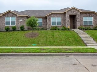 4010 Meadow Canyon Dr, Lancaster, TX 75146