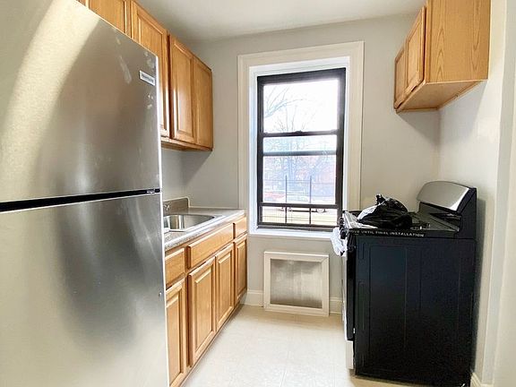 3rd image of 117 E 86th St #1K