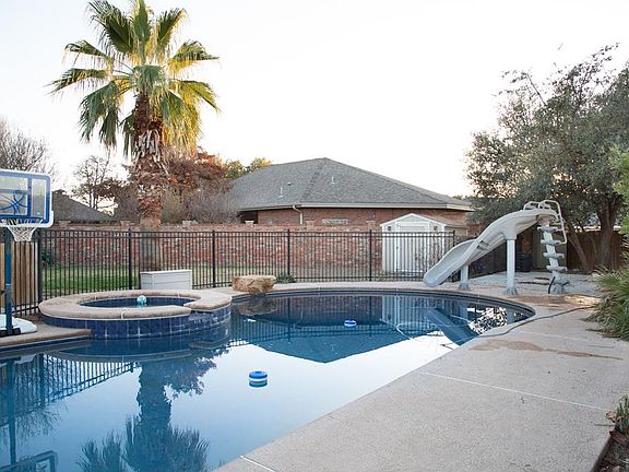 2nd image of 7011 Courtney Ct