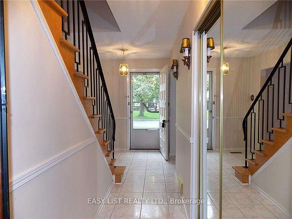 3rd image of 3288 Clearwater Cres