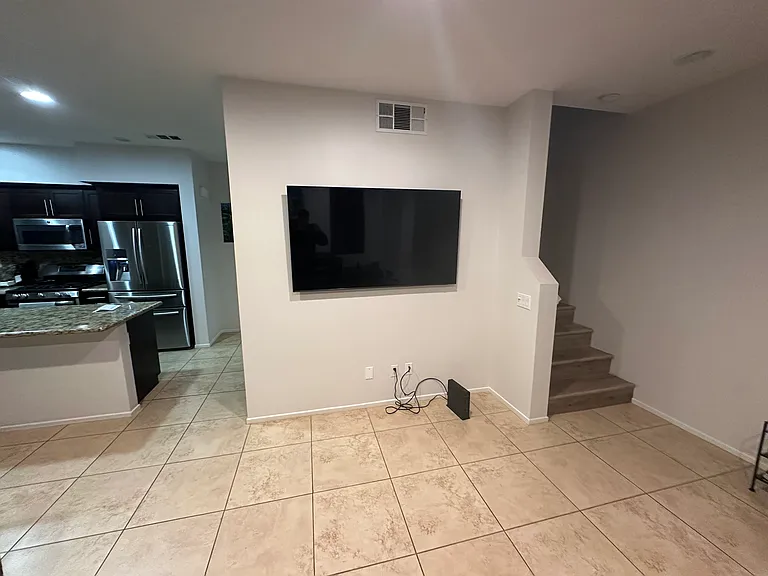 315 Royal Gln — Photo 5