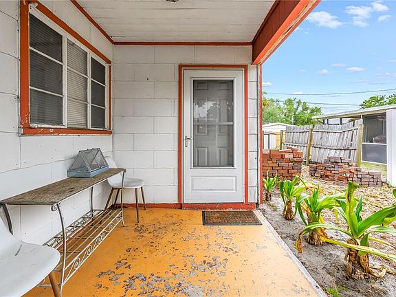 5th image of 2334 Prospect St