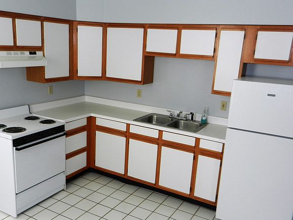 LOTS OF CABINETS