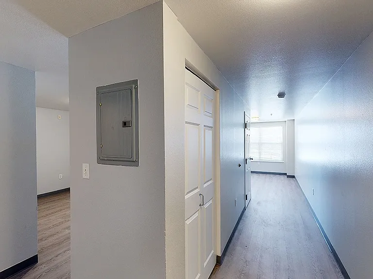 901 W 10th Ave — Photo 8