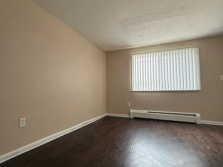 Tailwinds Apartments — Photo 22