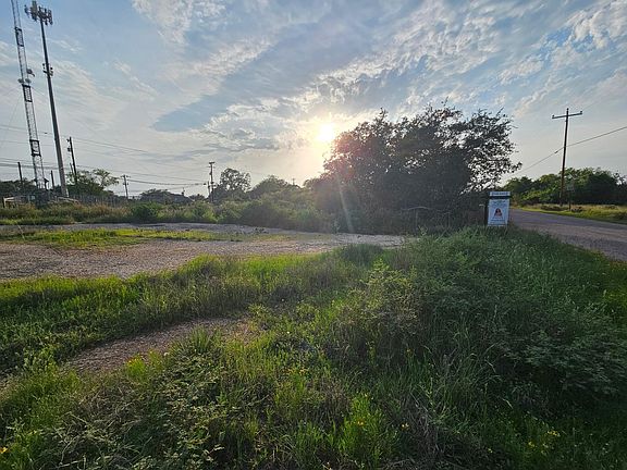 5th image of Pid 17063 Sweetbriar Dr